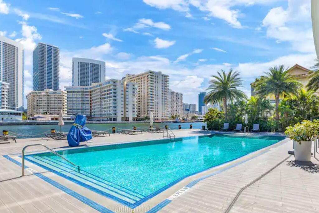 Ocean Views - Pool & Gym - Pet Friendly - Close To Beach Hallandale Beach Ngoại thất bức ảnh