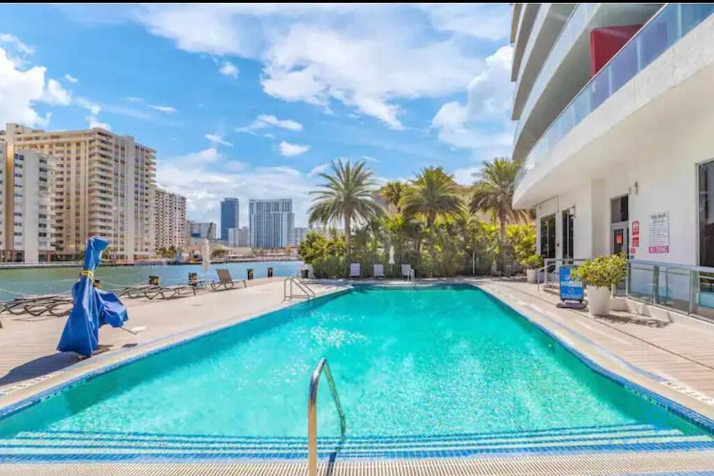 Ocean Views - Pool & Gym - Pet Friendly - Close To Beach Hallandale Beach Ngoại thất bức ảnh